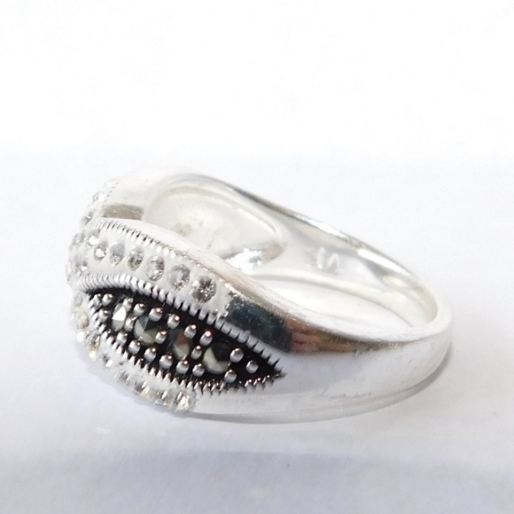 Designer Signed VI Silver Tone Marcasite Ring~6.5 - Picture 5 of 8